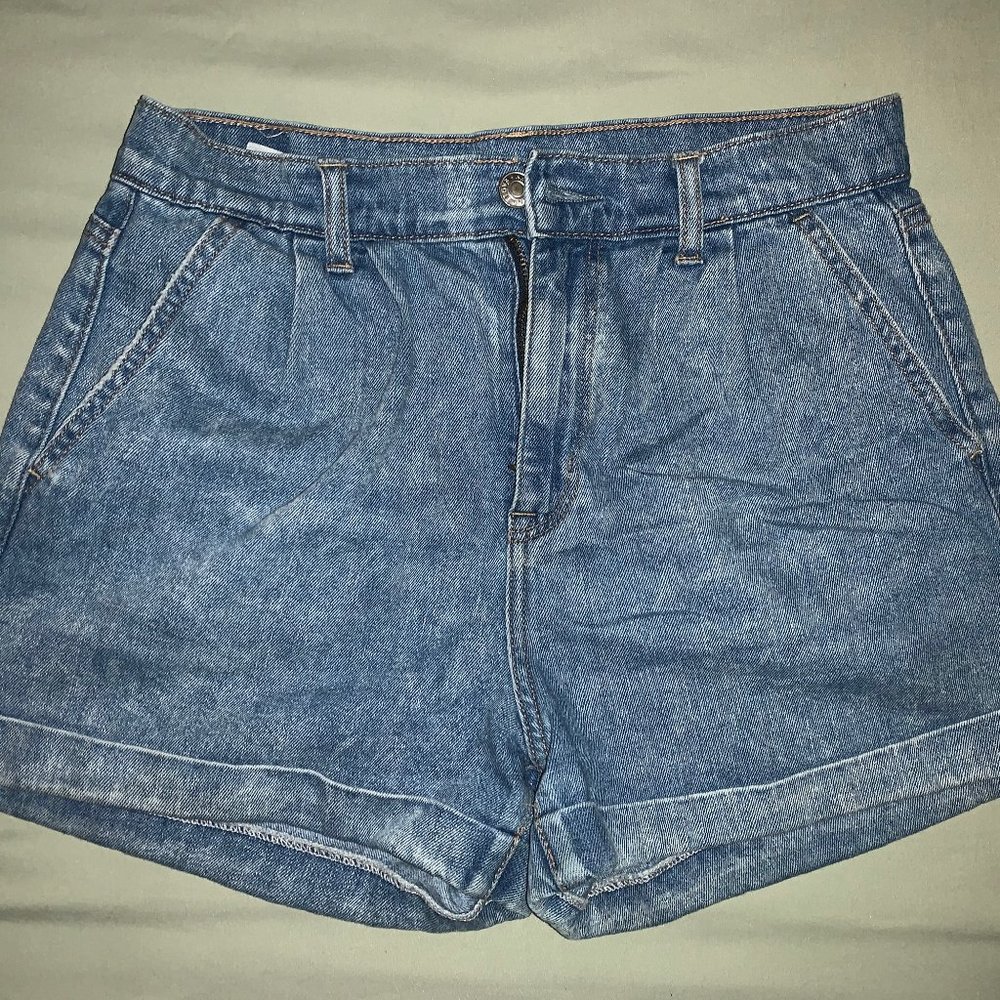 American Eagle Mom Jean Shorts